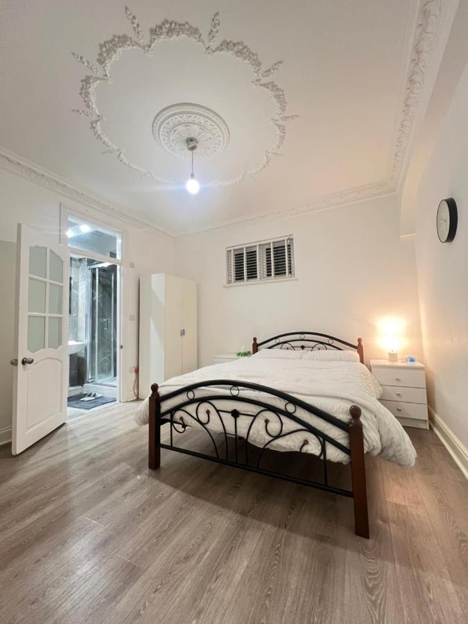Stayeasy En-Suite Лондон Екстериор снимка